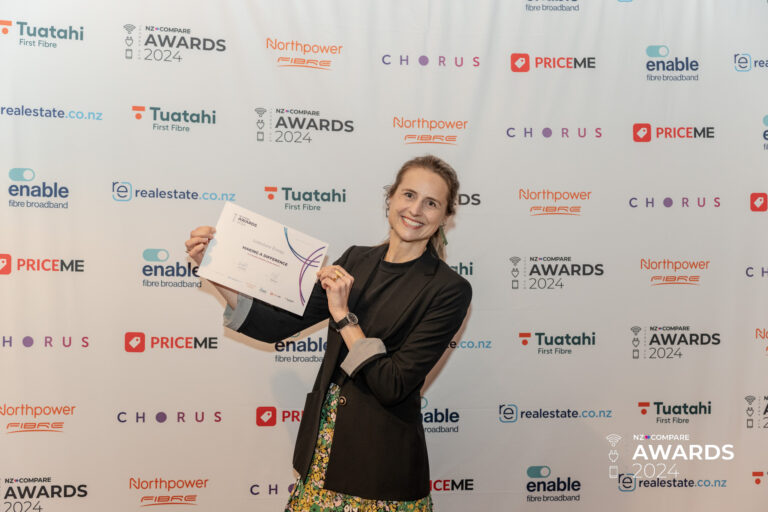 Lodestone Energy wins NZ Compare Supreme Award 'Making a Difference'